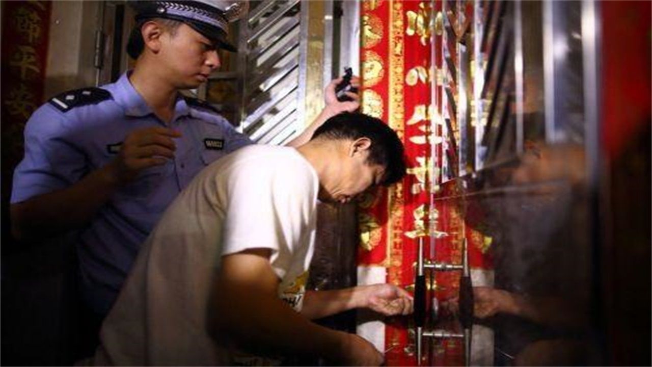 雷山县请开锁师傅开了锁后，师傅为什么一般都不进门，就算主人请也不进去？